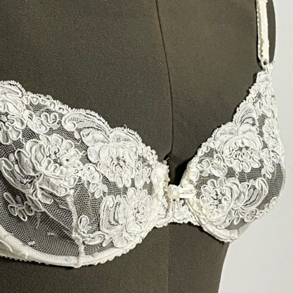Vintage VICTORIA'S SECRET White Lace And Satin Bridal Lingerie Set. NWOT - Picture 6 of 15